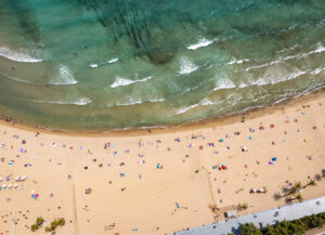 Alicantes bystrand fra oven